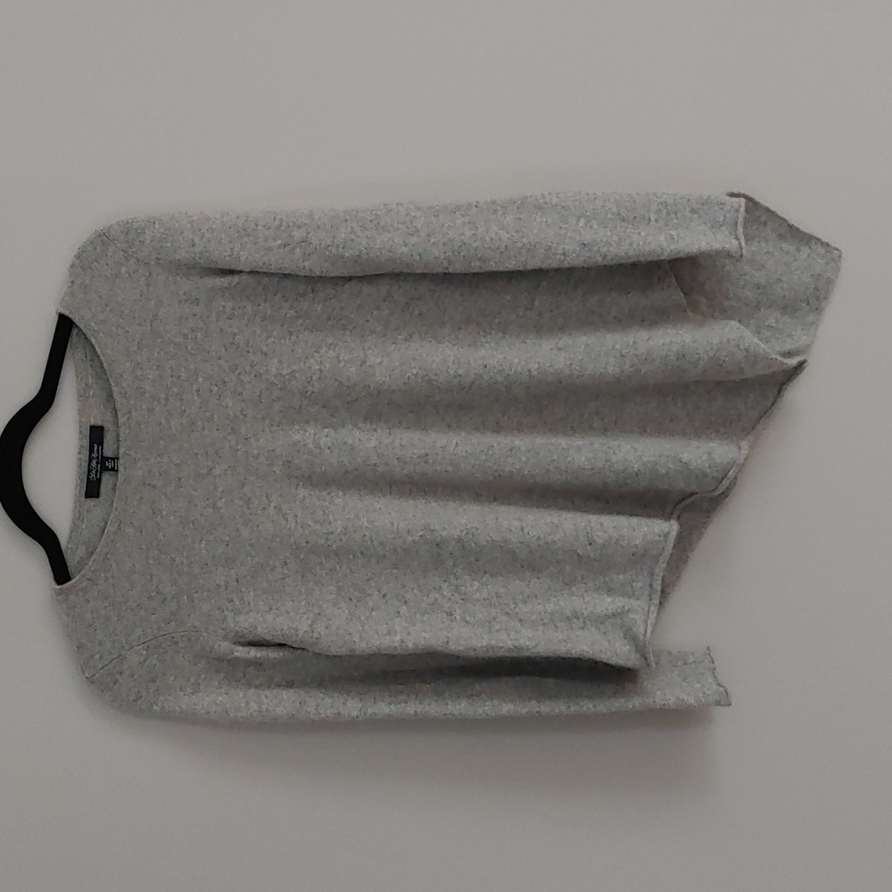 Saks Fifth Avenue Grey long Sleeve 100% Cashmere Sweater Size S
